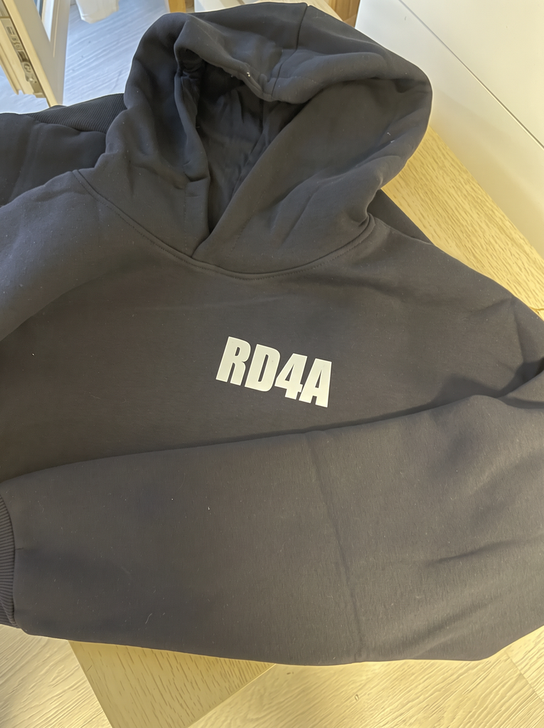 что подарить радиолюбителю ? Однозначно худи с позывным qrz merch